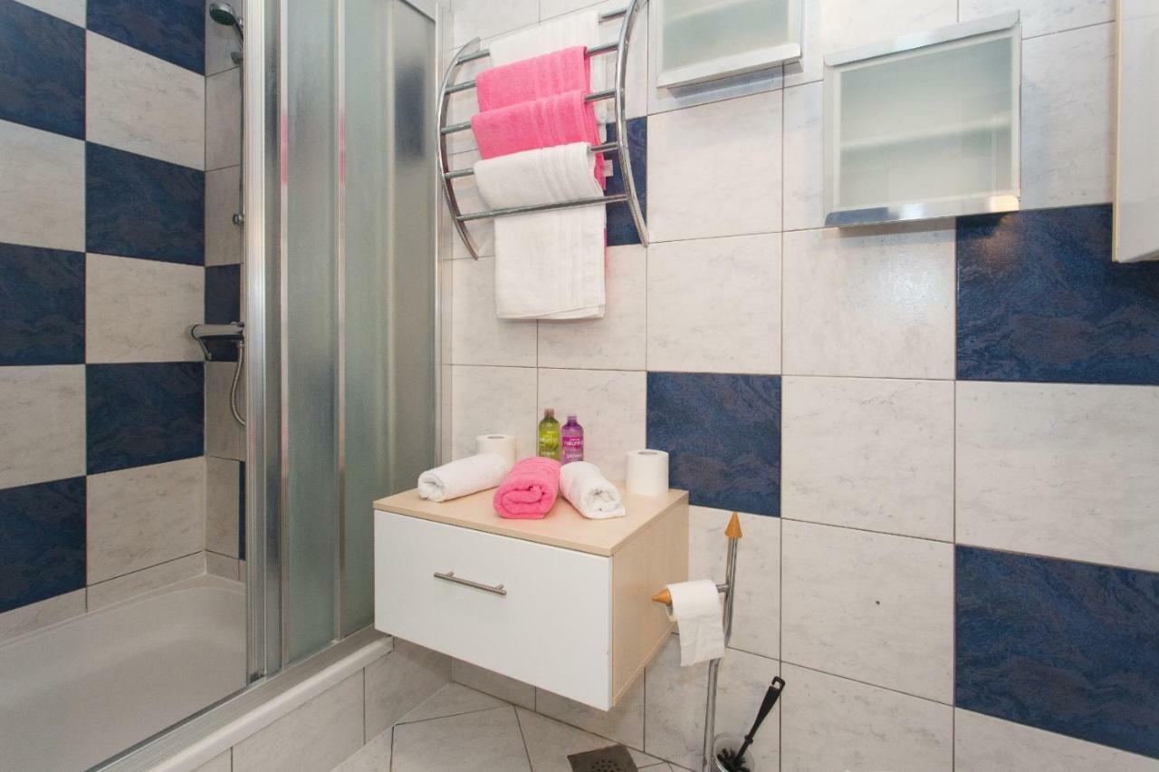 Apartmani Luis Kaštela Zewnętrze zdjęcie