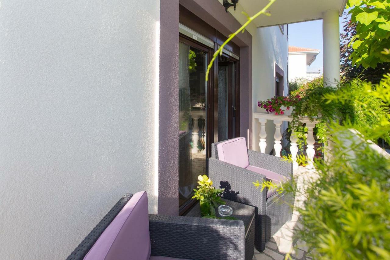 Apartmani Luis Kaštela Zewnętrze zdjęcie