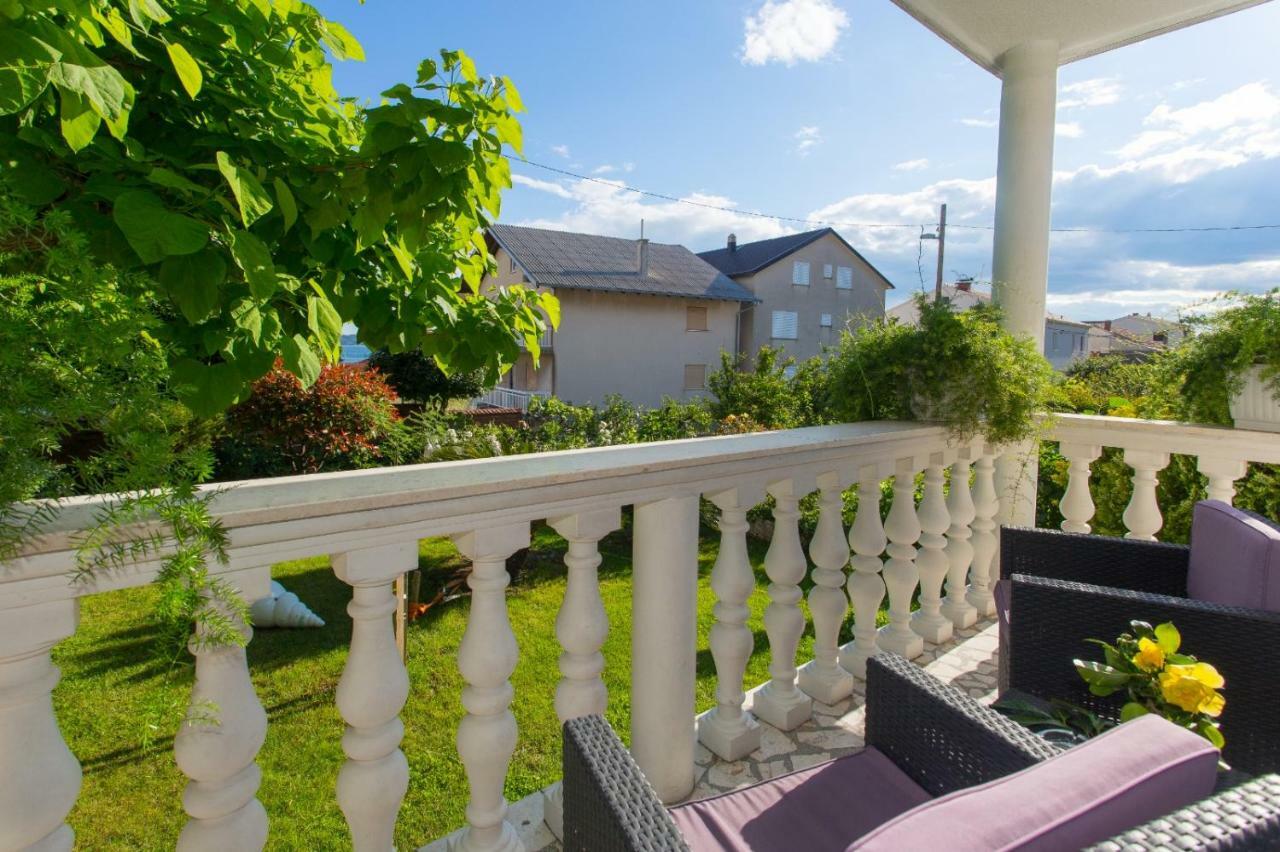 Apartmani Luis Kaštela Zewnętrze zdjęcie