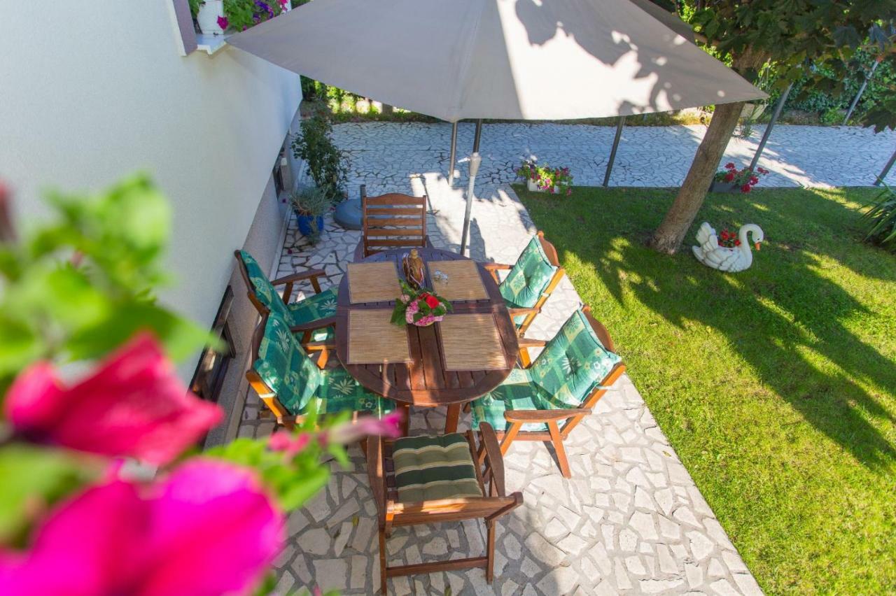 Apartmani Luis Kaštela Zewnętrze zdjęcie