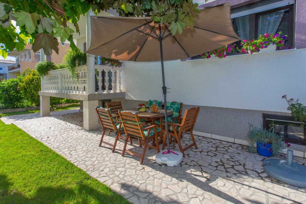 Apartmani Luis Kaštela Zewnętrze zdjęcie