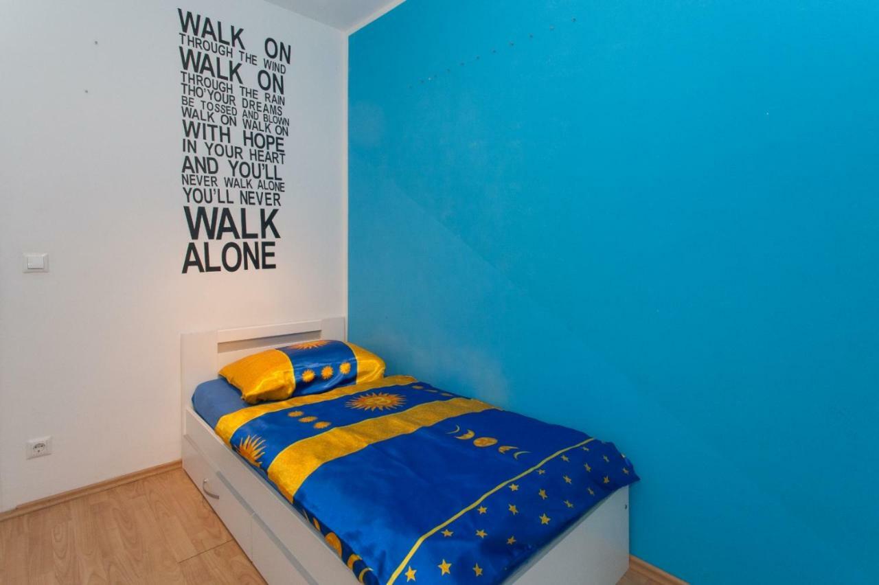 Apartmani Luis Kaštela Zewnętrze zdjęcie