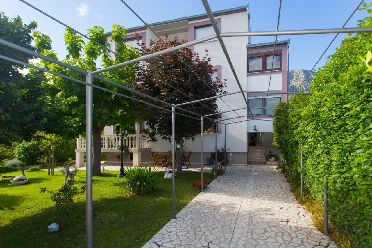 Apartmani Luis Kaštela Zewnętrze zdjęcie