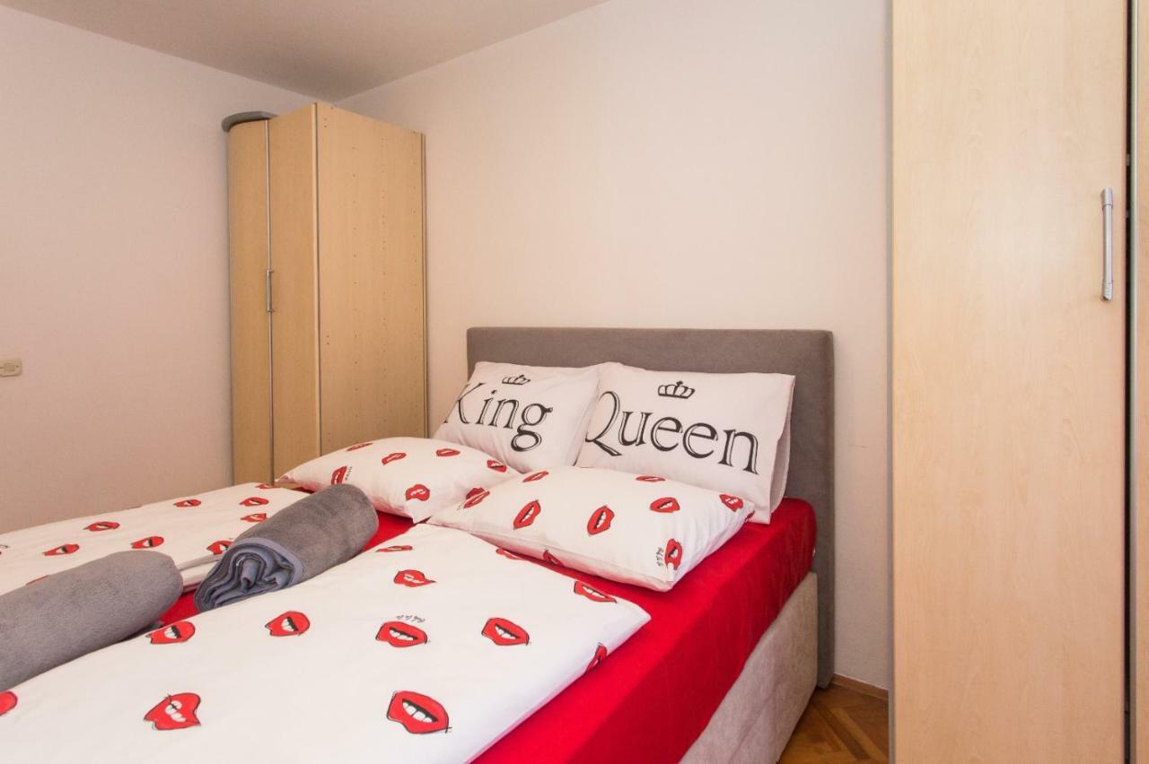 Apartmani Luis Kaštela Zewnętrze zdjęcie
